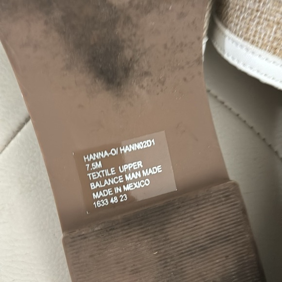 Steve Madden Sandsls - Picture 2 of 3